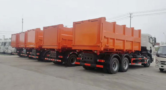 天龍勾臂式垃圾車