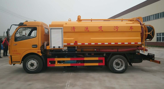 東風(fēng)多利卡清洗吸污車☆邊掛