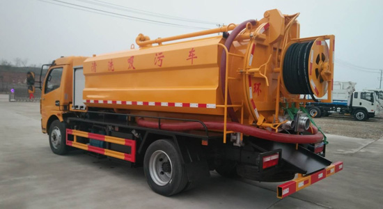 東風(fēng)多利卡清洗吸污車☆邊掛