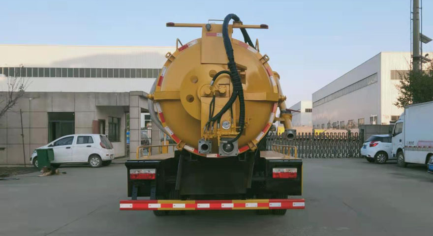 東風(fēng)多利卡清洗吸污車