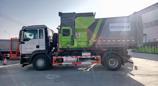 汕德勾臂垃圾車-18噸
