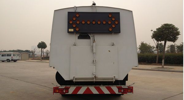 東風(fēng)天錦掃路車
