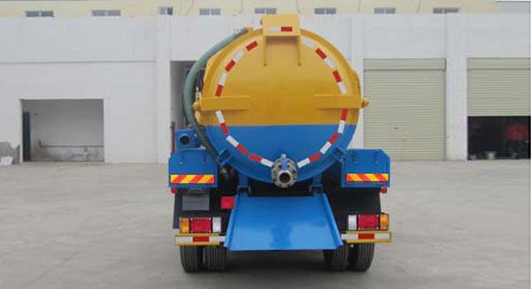躍進(jìn)吸污車(chē)