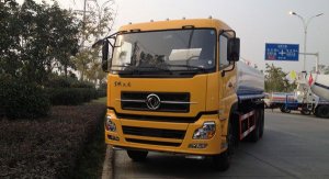 東風(fēng)天龍后雙橋?yàn)⑺?chē)