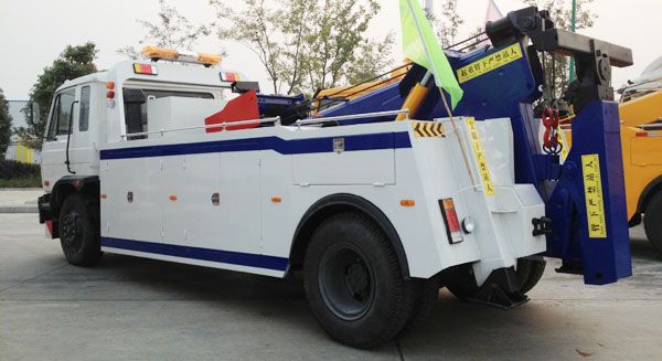 東風(fēng)天錦多功能清障車