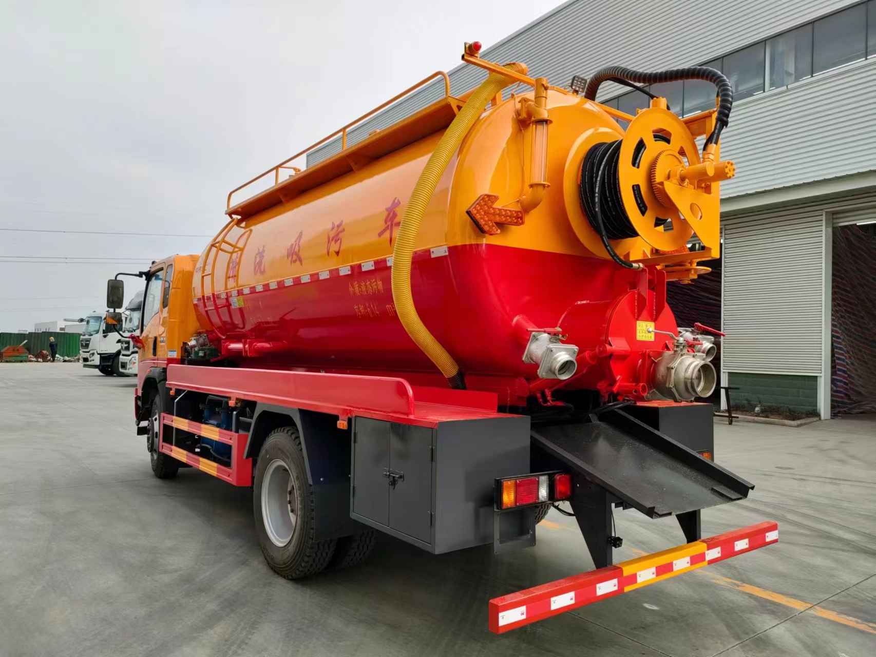 重汽豪曼清洗吸污車-13m3